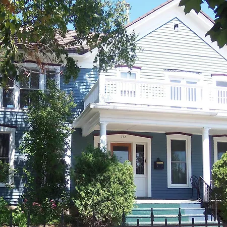 The Diplomat Bed & Breakfast-2